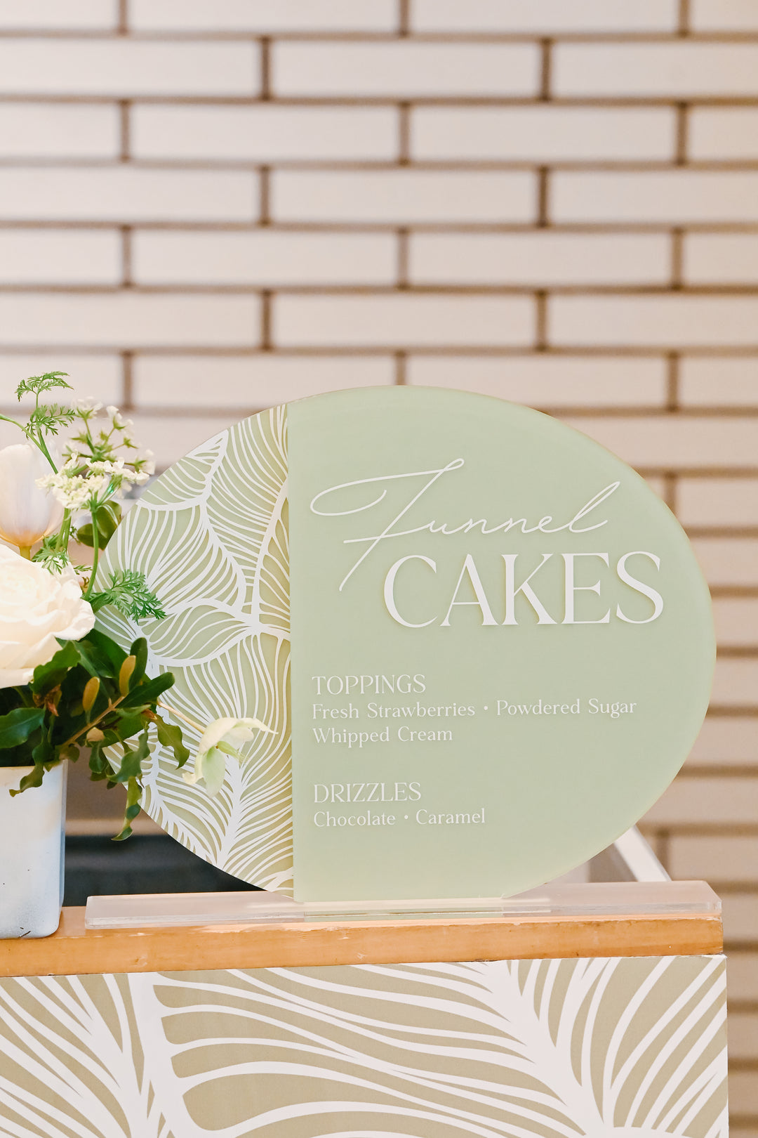 Monstera Leaf Menu